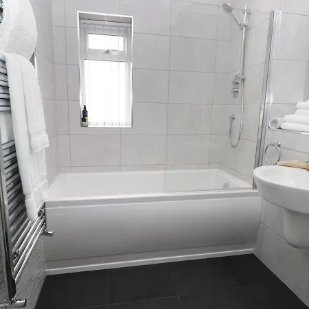 The Office Gardens, 3 * Уитби