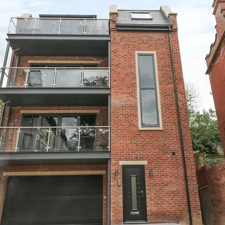 The Office Gardens, 3 Апартаменты Уитби