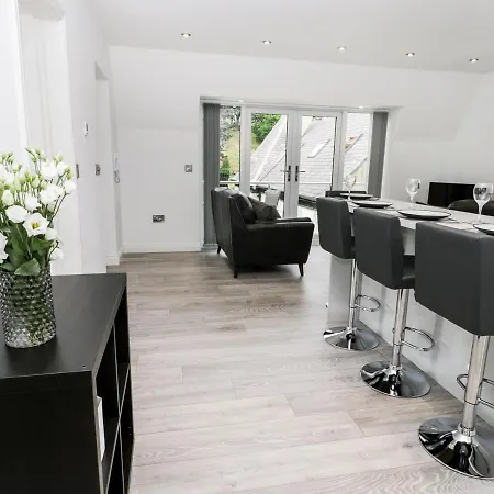 The Office Gardens, 3 Апартаменты Уитби