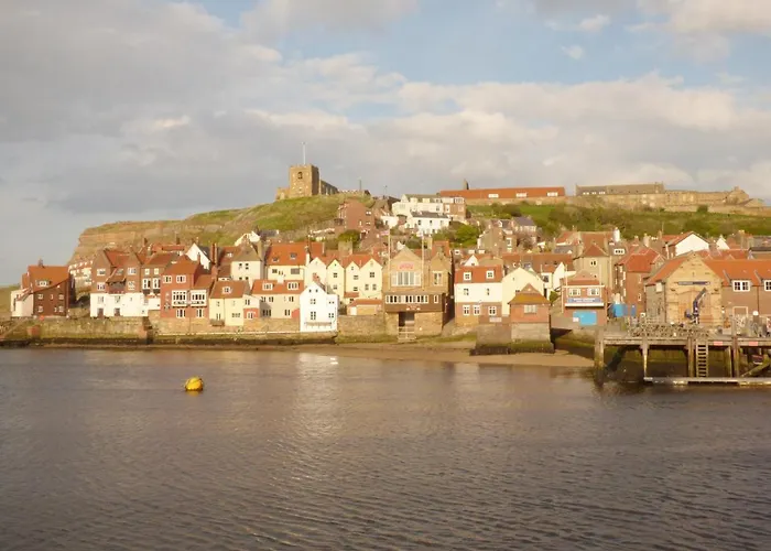 The Office Gardens, 3 * Уитби