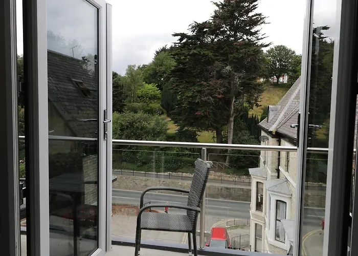 The Office Gardens, 3 *